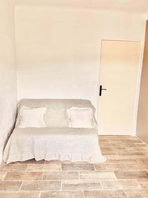 Maison Avec Jardin Et 3 Petits Chats , Proche Du Chateau Lacoste Le Puy-Sainte-Réparade Zewnętrze zdjęcie